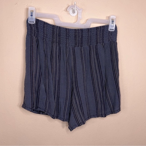 Medium Three Dots Brand Pull On Casual Shorts Comfort Waist Slate Gray Blue - Picture 8 of 11
